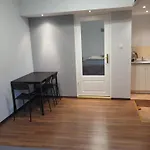 Boomerang Apartments