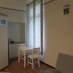 Boomerang Apartments
