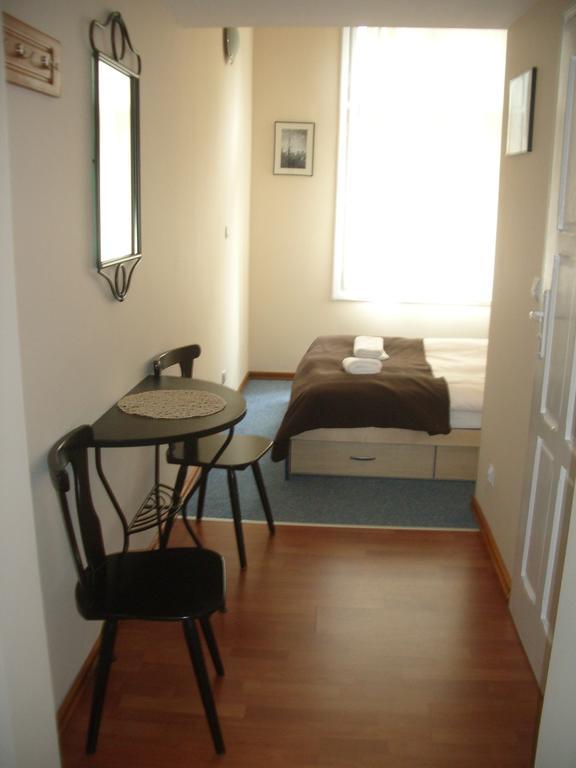 Apartment Boomerang *