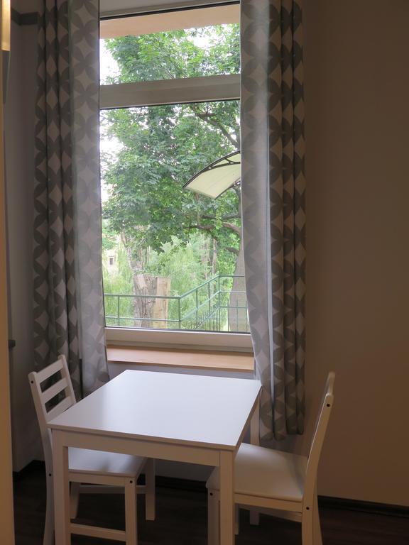 Apartment Boomerang *