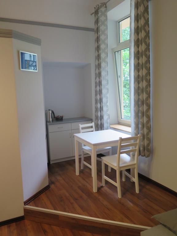 Apartment Boomerang