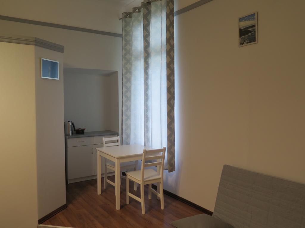 Apartment Boomerang *